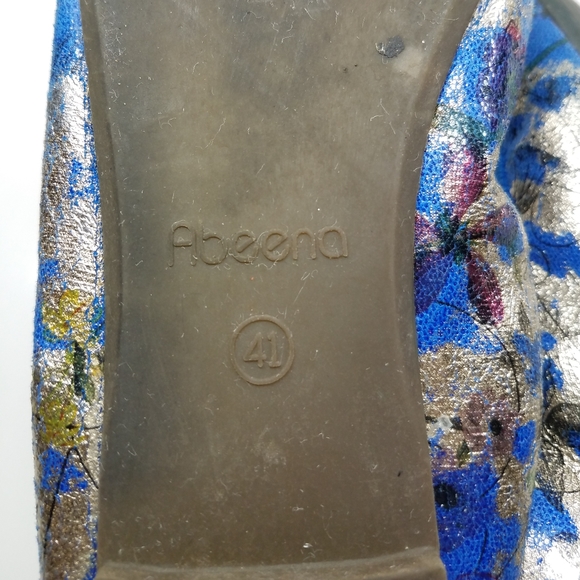 Floral Goldtone Goldfoil Blue Flats - Picture 10 of 11